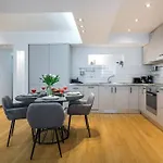 Superb River Views 1Br + Parking