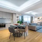 Superb River Views 1Br + Parking
