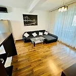 Moon Modern Apartment