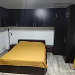 Christie\'S 2 Central Apartment