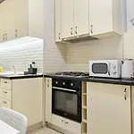 City Heart Retreat Elegant Apartment