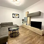 Xox Villa House & Garden Bucharest