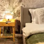 Charming Studio With Parking - The Perfect Getaway