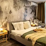 Charming Studio With Parking - The Perfect Getaway