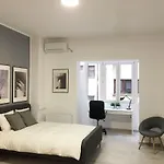 Perfect Home: Cozy 2Br Apt & Balcony