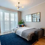 Bright & Calm - 2Br - Top Location