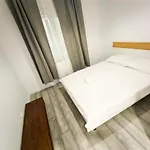 Preciziei Retreat Ap With Parking And Self Check In