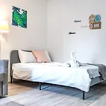 Hacienda Arhitectura - City Center Modern Studio