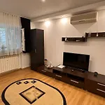 Cozy Flat Near The City Center