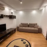 Cozy Flat Near The City Center