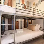 Discover Comfort: Charming & Spacious Apartment In The Old Town