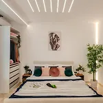 Luxury & Comfort: Smart 2Br-Apt At Unirii Square