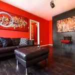 Downtown Oasis: Central Apartments With Cozy Charm