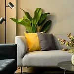 Luxury Apartment Near Radisson Hotel - Wall Projector & Modern Design