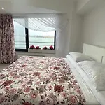 Lake House - Bucuresti