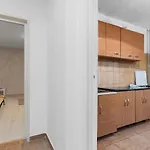Dristor Large And Cozy Apartment