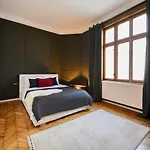 Brancovenian Elegance & Modern Comfort - Stunning 3Br Near Cismigiu