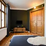 Brancovenian Elegance & Modern Comfort - Stunning 3Br Near Cismigiu