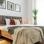 Central 6 Apartment - New Building & Parking