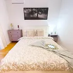 Old Town Spacious Apartment