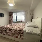 Lake House - Bucuresti
