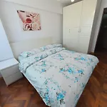 City Center Chic Apartment