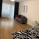 Deluxe Central Apartment