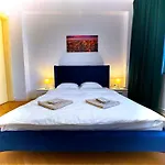 Ultracentral Apartment 4 Rooms - Old City Center -120 Square Meters -