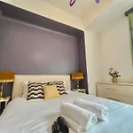 Vibrant Victoriei Apartment