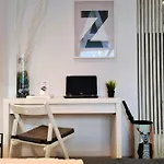 Bridge 113 - Studio Apartment With Free Parking & Flexible Check-In, Sector 6