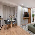 City Center Elegance - Stylish 2Br Apartment At Piata Amzei