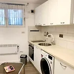 Central Studio Flat