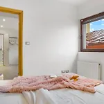 One Love Central Apartment