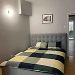 Double Studio Near University Square - 2 Balconies