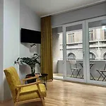 Double Studio Near University Square - 2 Balconies