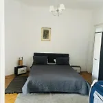 Cozy Apartment Near City Center