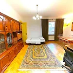 Ultracentral Apartment 4 Rooms - Old City Center -120 Square Meters -