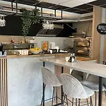 Blossom Nest - 1Br Apartment With Terrace And Underground Parking