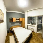 Welcoming Central Studio With Self Check In