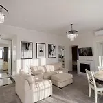 Luxury And Cozy Apartment With A Beautiful View