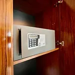 Royal Studio Apartment With A Perfect View - Yamaluxe