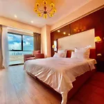 Royal Studio Apartment With A Perfect View - Yamaluxe