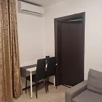 Myo\'S Place