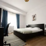 Gorgeous Apartment Near Old Town