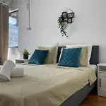 2 Bedroom Apartment With Terrace In City Center