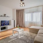 Renovated Gem Plumbuita Park