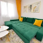 Bucharest Apartment - Private Parking