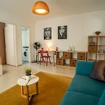 Downtown, Ideal For Longer Stays, Family Friendly Apartment - Nb73A