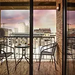 City-Centric Comfort: 1-Bedroom Apartment Near Military Circle