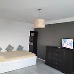 Superb 1Br Apartment With Air Conditioner